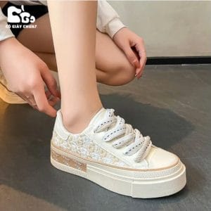 Giày Học Sinh Nữ Và Vai Trò Quan Trọng Trong Môi Trường Học Đường. | Có Giày Chưa Ảnh giày học sinh nữ sneaker